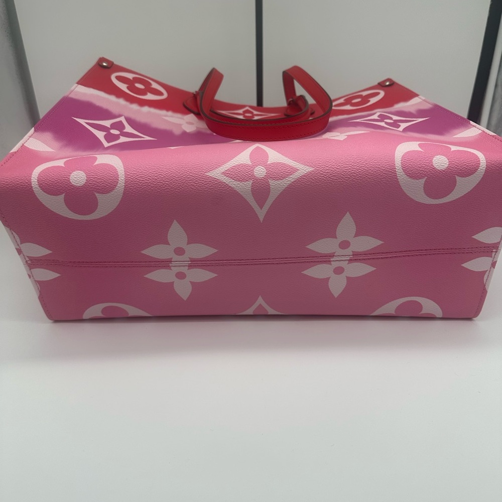 Louis Vuitton On the Go Red excellent used condition!!! - Picture 13 of 14